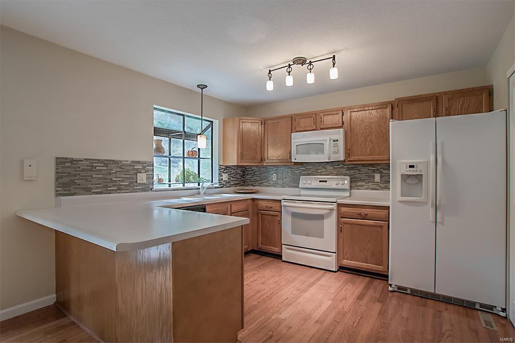 3033 Olde Post Road St. Louis, MO 63129 - Photo 9 of 37 Gallery Image 9