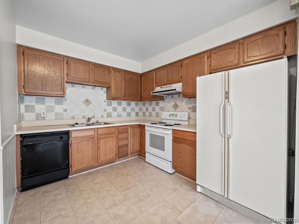 1195 Derby Road, Unit 8 Birmingham, MI 48009 - Photo 8 of 32