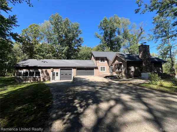 $500,000 | 6160 Brambleberry Lane, Howell, MI 48855