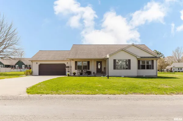 $260,000 | 1204 Prestwicke Drive, Herrin, IL 62948