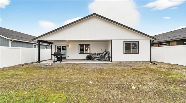$469,900 | 18511 East 3rd Avenue, Spokane Valley, WA 99016