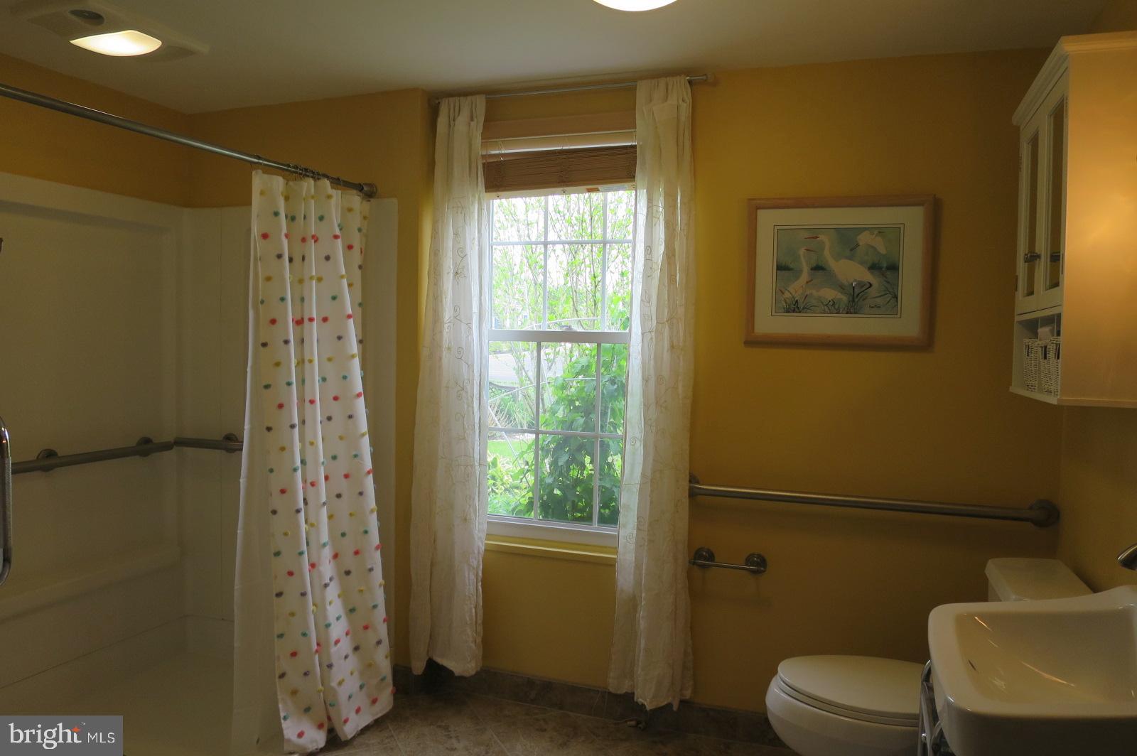 552 Ivyland Road Warminster, PA 18974 - Photo 22 of 25 Gallery Image 22