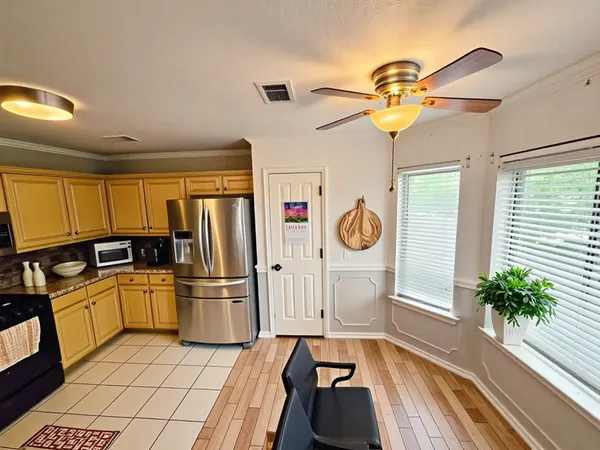 $2,200 | 1015 Green Meadow Street, Beaumont, TX 77706
