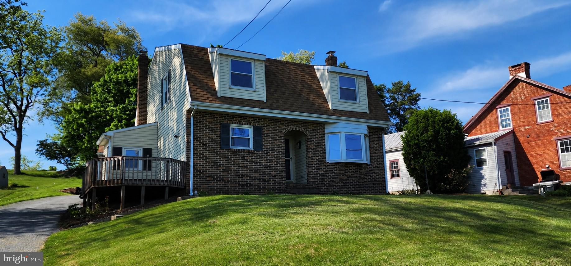 827 Disston View Drive Lititz, PA 17543 - Photo 1 of 37
