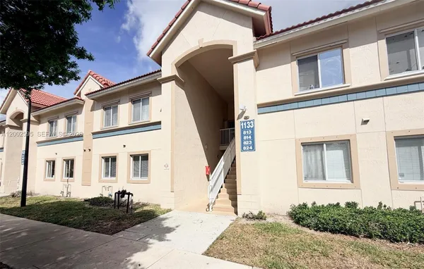 $2,000 | 1133 Golden Lakes Boulevard, Unit 813, West Palm Beach, FL 33411