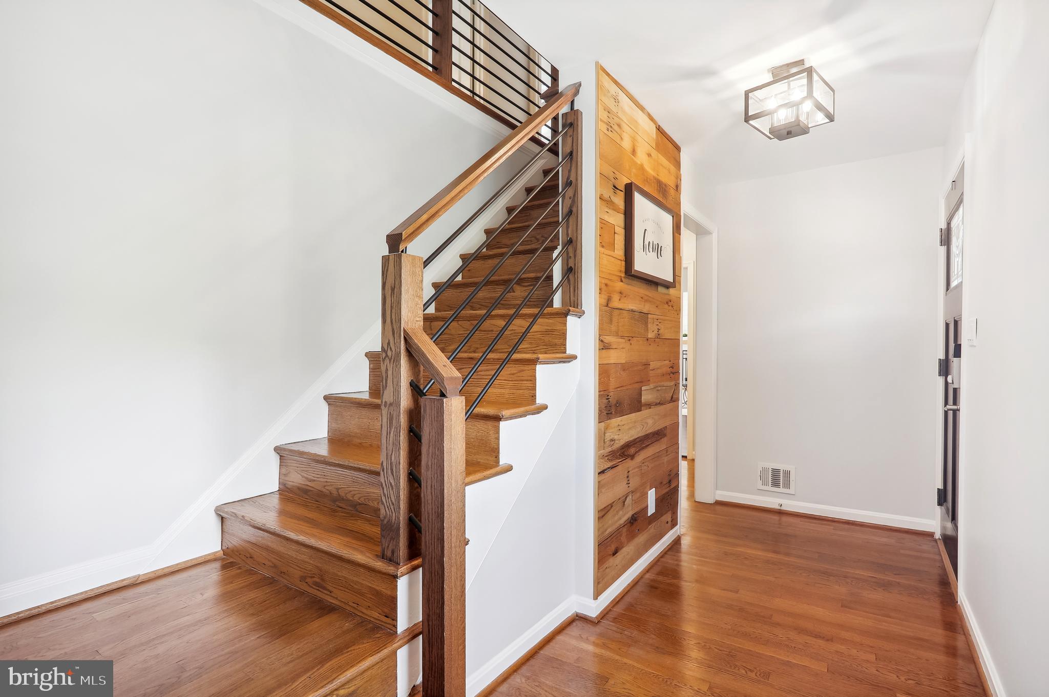 7613 Sebago Road Bethesda, MD 20817 - Photo 20 of 51 Foyer