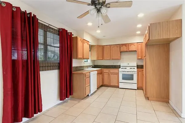 $179,900 | 2104 Lena Drive, Chalmette, LA 70043