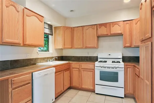 $179,900 | 2104 Lena Drive, Chalmette, LA 70043