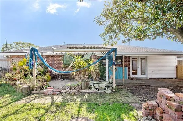 $179,900 | 2104 Lena Drive, Chalmette, LA 70043