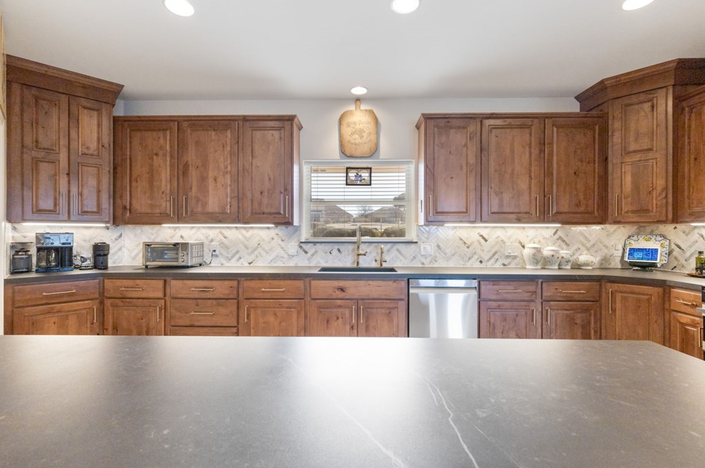 1817 Summit Point Drive Kerrville, TX 78028 - Photo 11 of 26