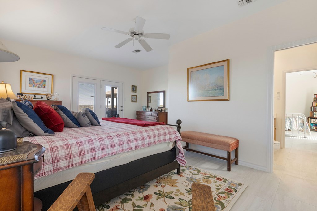 1817 Summit Point Drive Kerrville, TX 78028 - Photo 16 of 26