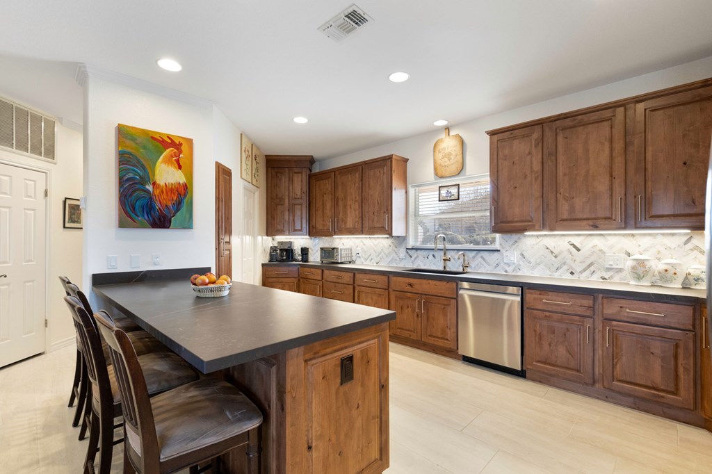 1817 Summit Point Drive Kerrville, TX 78028 - Photo 10 of 26