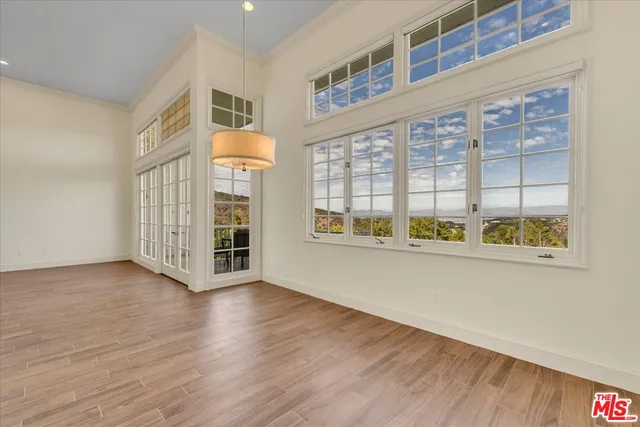 $10,995 | 2202 The Terrace, Los Angeles, CA 90049