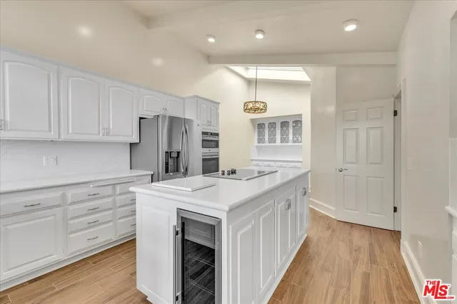 $10,995 | 2202 The Terrace, Los Angeles, CA 90049