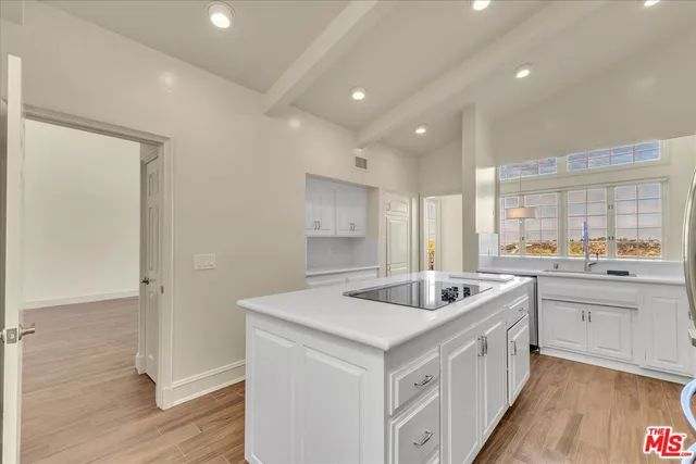 $10,995 | 2202 The Terrace, Los Angeles, CA 90049