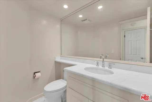 $10,995 | 2202 The Terrace, Los Angeles, CA 90049