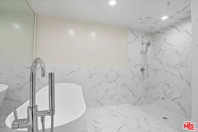 $10,995 | 2202 The Terrace, Los Angeles, CA 90049