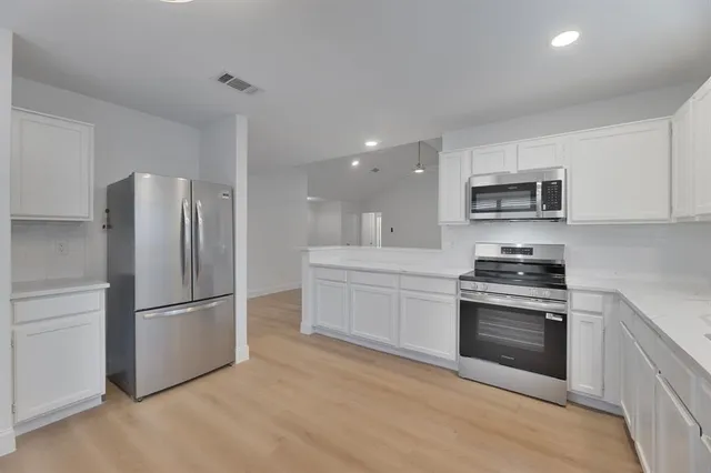 $2,050 | 6312 Woodstream Trail, Fort Worth, TX 76133