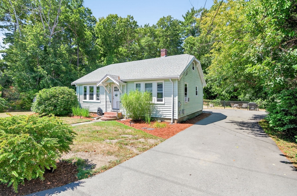 261 Marion Road Wareham, MA 02571 - Photo 2 of 22 Gallery Image 2