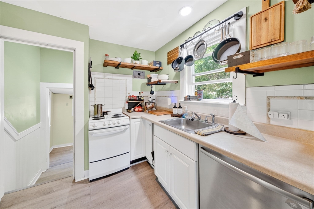 261 Marion Road Wareham, MA 02571 - Photo 3 of 22 Gallery Image 3