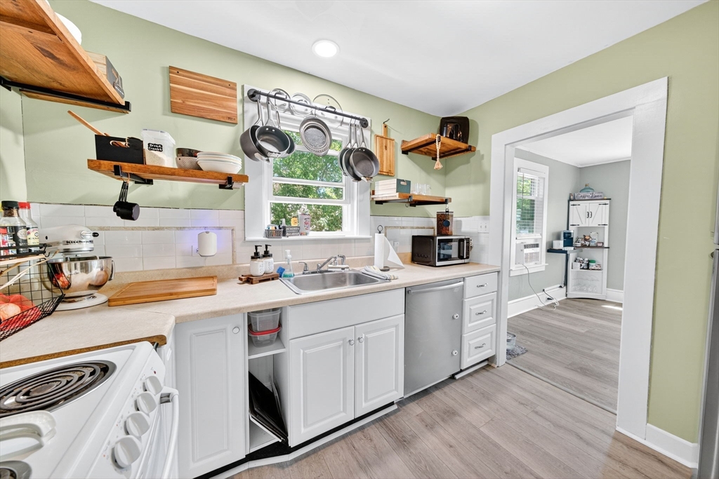 261 Marion Road Wareham, MA 02571 - Photo 4 of 22 Gallery Image 4