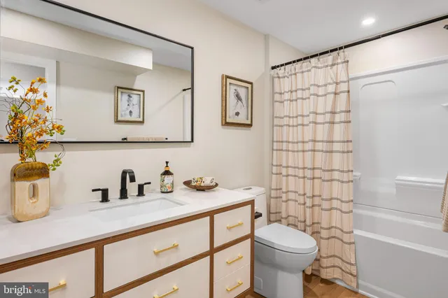 $1,095,000 | 211 Bryn Mawr Avenue, Bala Cynwyd, PA 19004