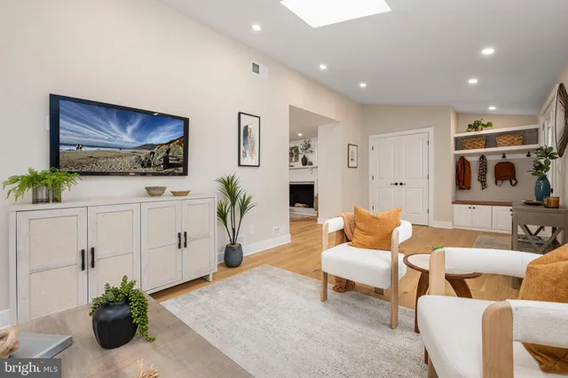 $1,095,000 | 211 Bryn Mawr Avenue, Bala Cynwyd, PA 19004