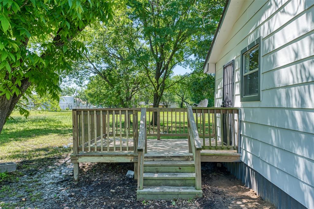 103 Ivy Street Goodlow, TX 75144 - Photo 6 of 32