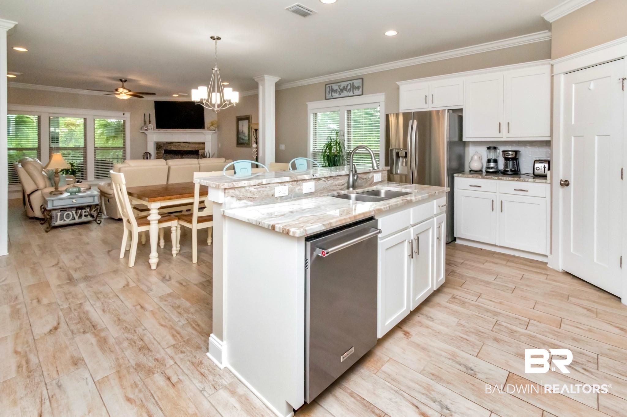 30002 Tamarack Drive Daphne, AL 36527 - Photo 5 of 37 Kitchen