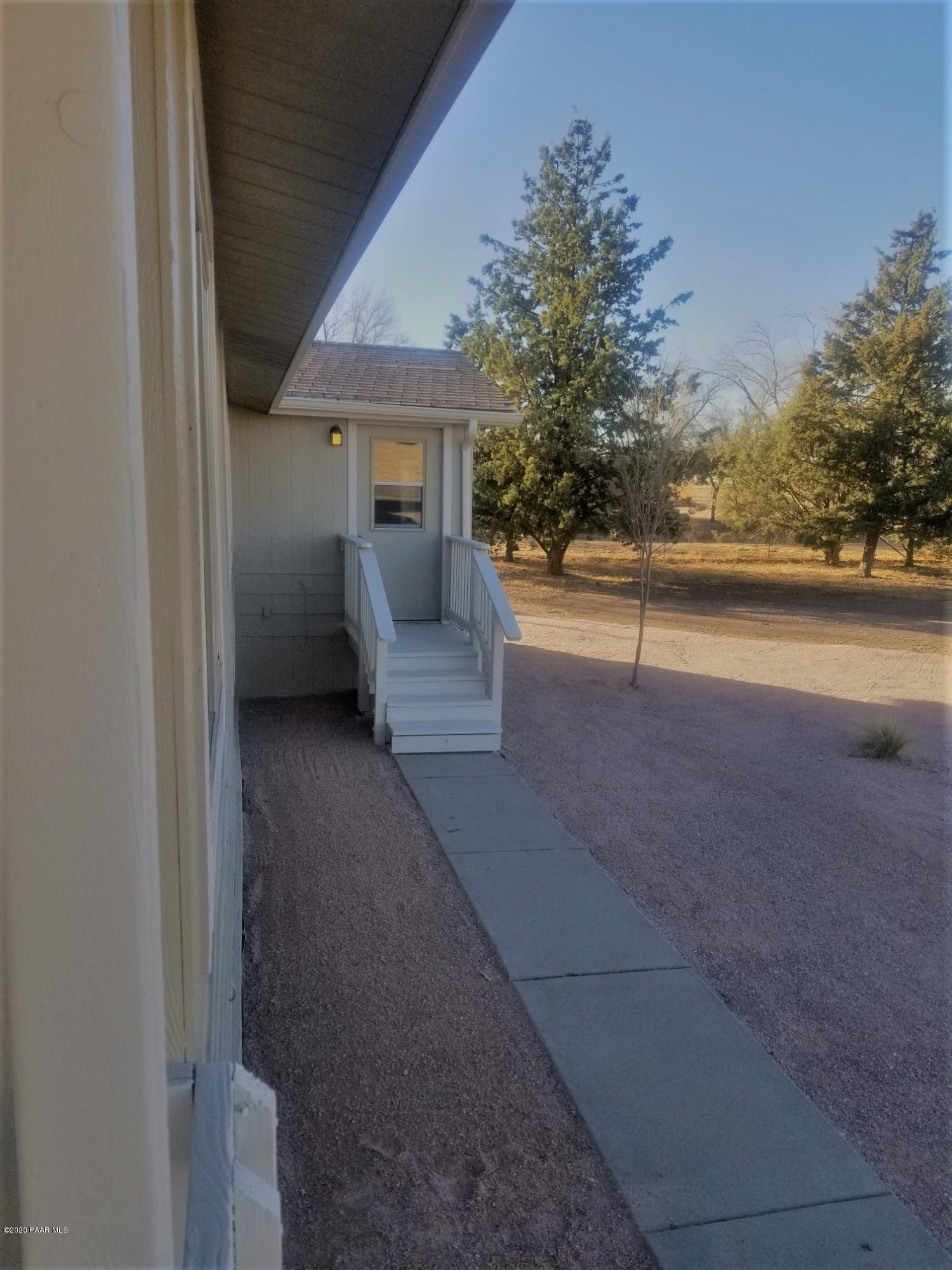 3361 North Reed Road Chino Valley, AZ 86323 - Photo 6 of 29 a view of outdoor space and living room