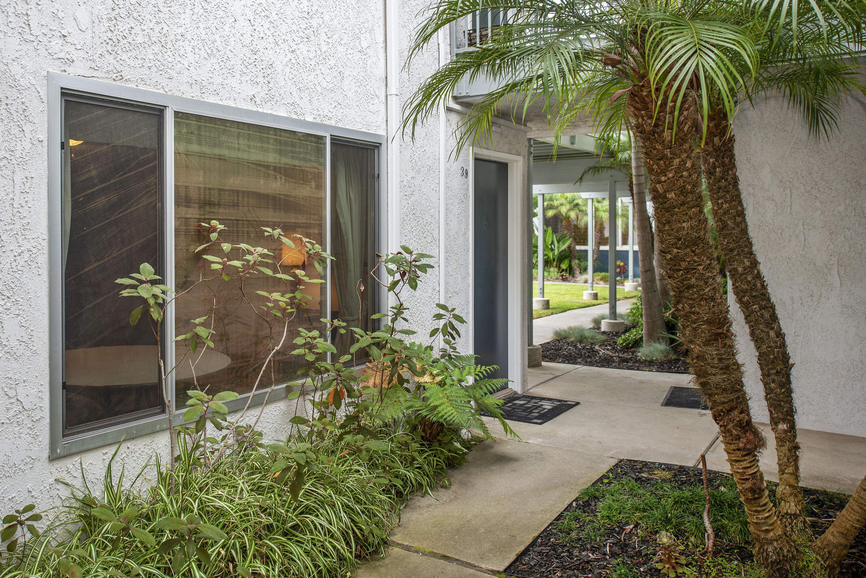 4880 Sandyland Road, Unit 39 Carpinteria, CA 93013 - Photo 3 of 21 Entry