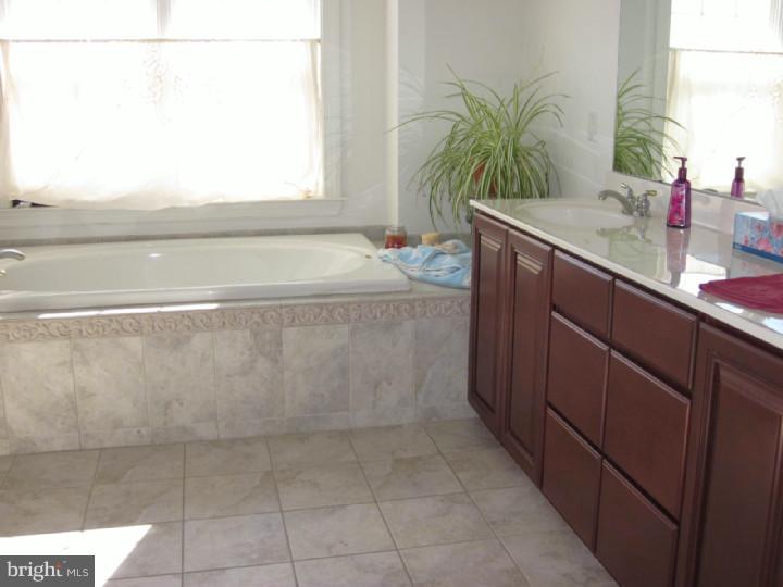 2004 Grenoble Road Coatesville, PA 19320 - Photo 14 of 25 Master Bathroom
