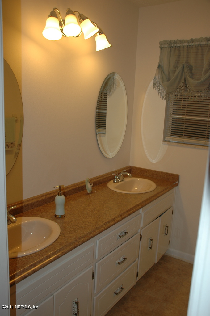 3494 Sandburg Road Jacksonville, FL 32277 - Photo 11 of 13 Master Bath