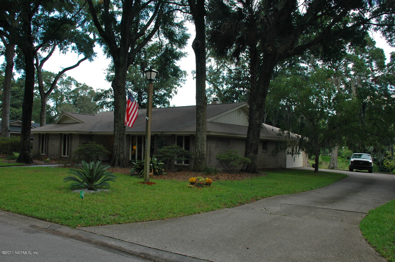 3494 Sandburg Road Jacksonville, FL 32277 - Photo 2 of 13 Side Entry Garage