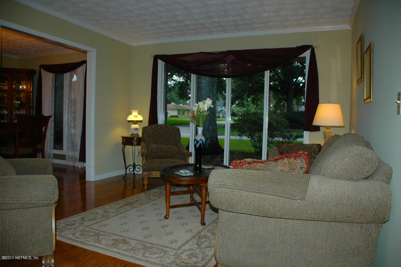 3494 Sandburg Road Jacksonville, FL 32277 - Photo 3 of 13 Living Room
