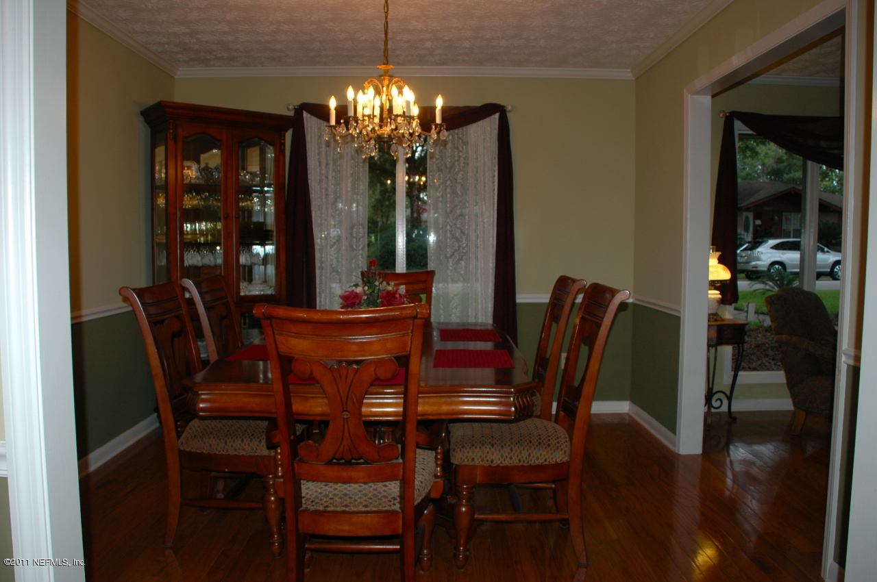 3494 Sandburg Road Jacksonville, FL 32277 - Photo 4 of 13 Dining room