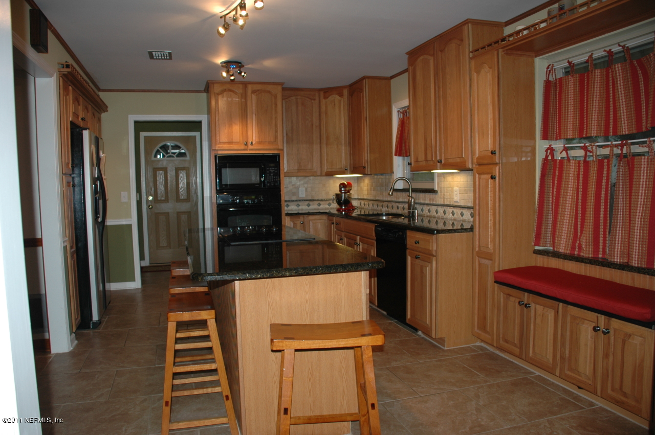 3494 Sandburg Road Jacksonville, FL 32277 - Photo 5 of 13 Kitchen
