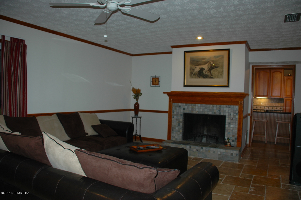 3494 Sandburg Road Jacksonville, FL 32277 - Photo 6 of 13 Family Room