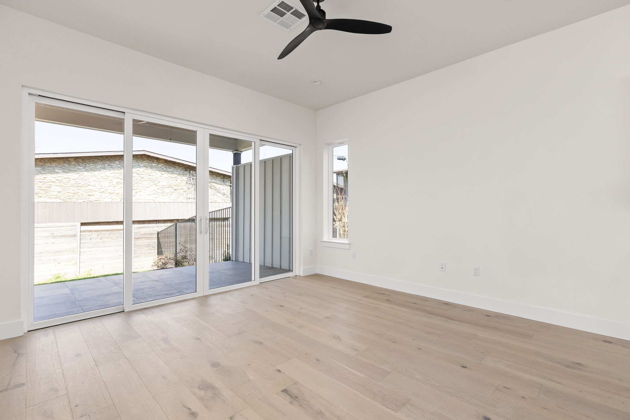 1402 Summit Street, Unit B Austin, TX 78741 - Photo 13 of 36