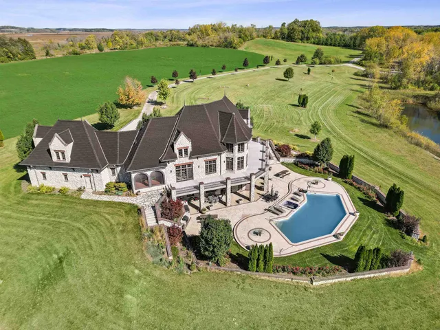$2,900,000 | N1179 County Rd Q, Watertown, WI 53098
