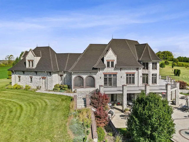 $2,900,000 | N1179 County Rd Q, Watertown, WI 53098