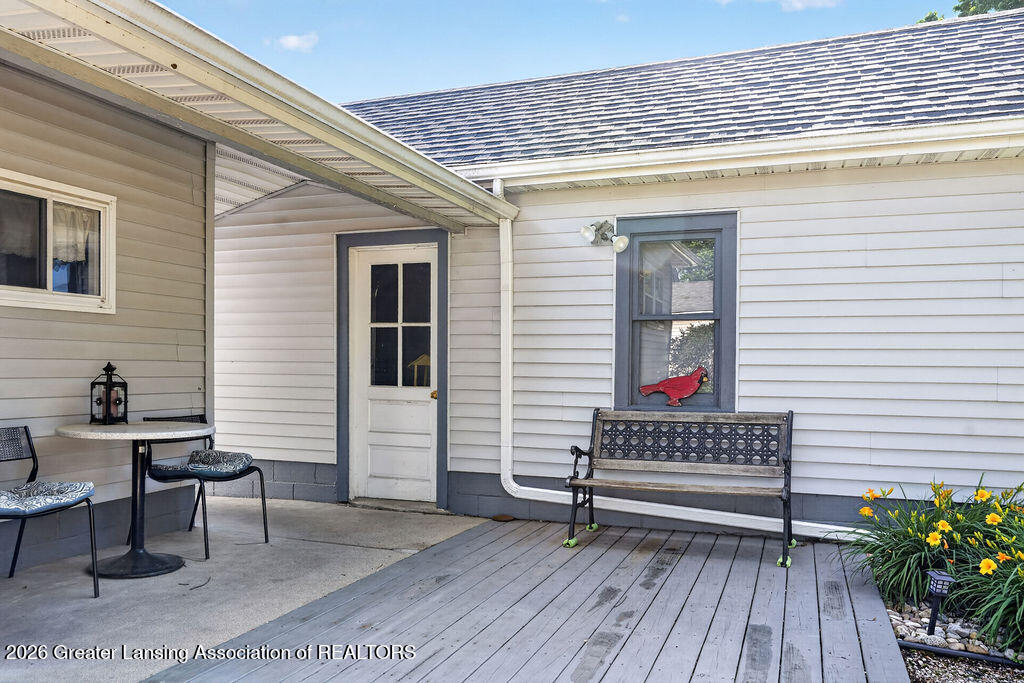 741 Center Street Mason, MI 48854 - Photo 3 of 33 3