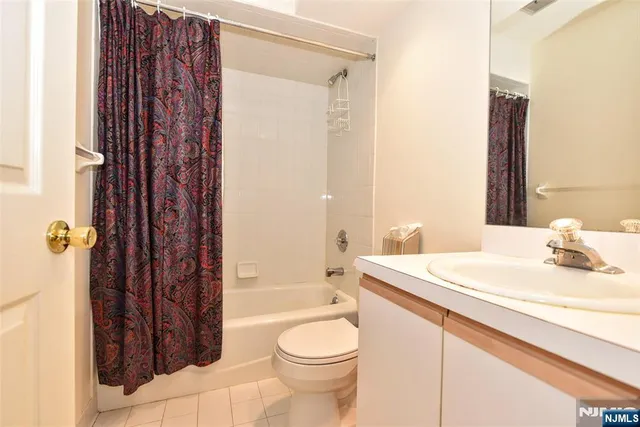 $539,000 | 339 Cambridge Drive, Ramsey, NJ 07446