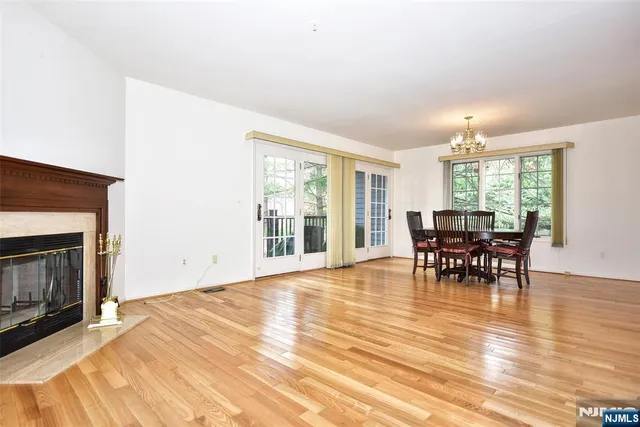 $539,000 | 339 Cambridge Drive, Ramsey, NJ 07446