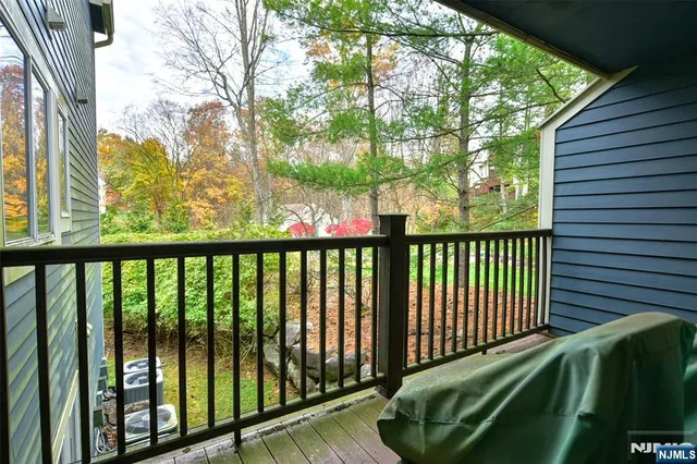 $539,000 | 339 Cambridge Drive, Ramsey, NJ 07446