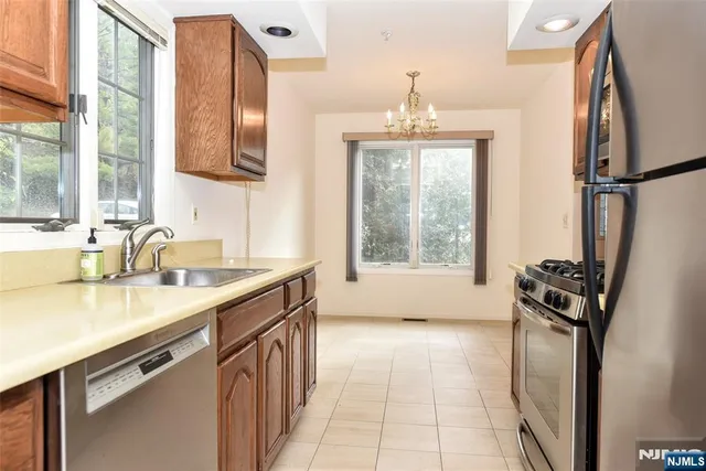 $539,000 | 339 Cambridge Drive, Ramsey, NJ 07446