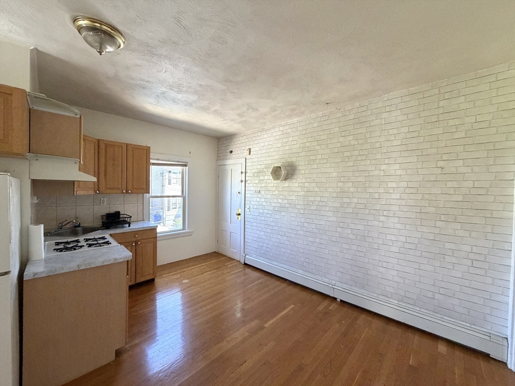 11 Snow Street, Unit 2R Boston, MA 02135 - Photo 2 of 9