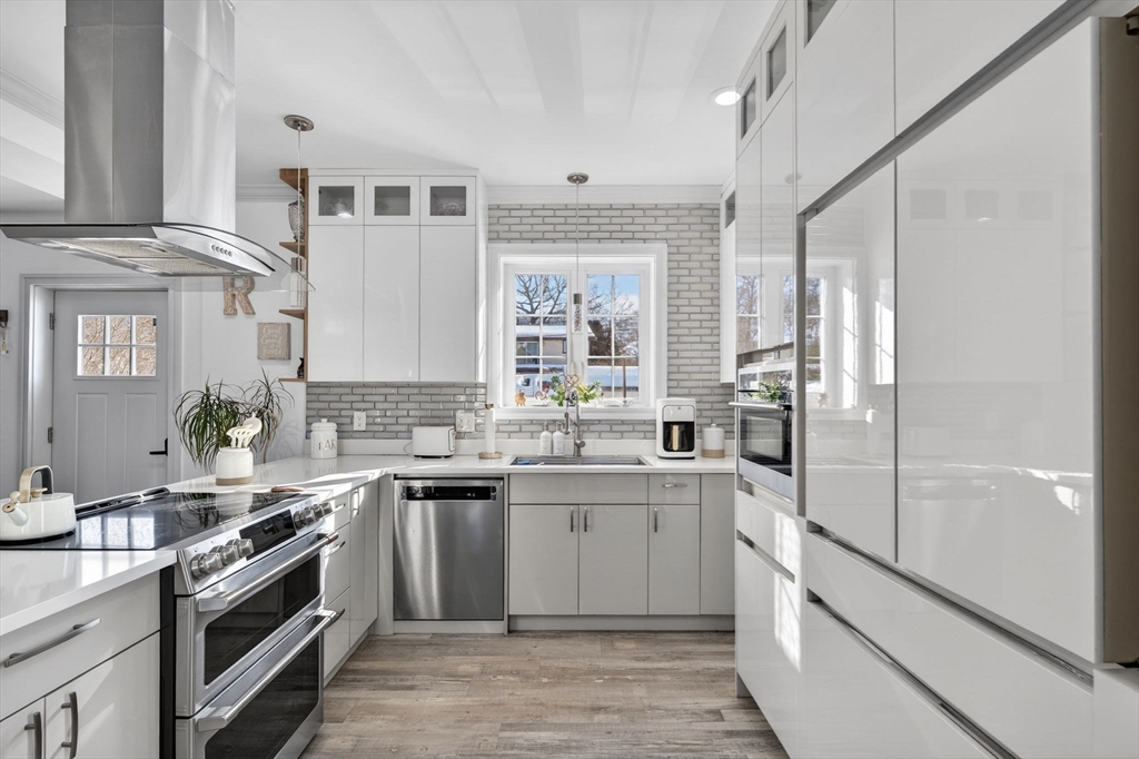 259 Tickle Road Westport, MA 02790 - Photo 3 of 33