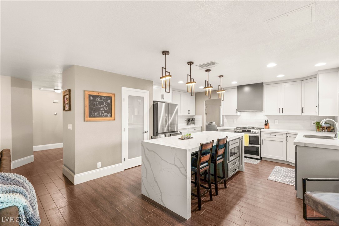 2040 Shadow Brook Way Henderson, NV 89074 - Photo 5 of 40