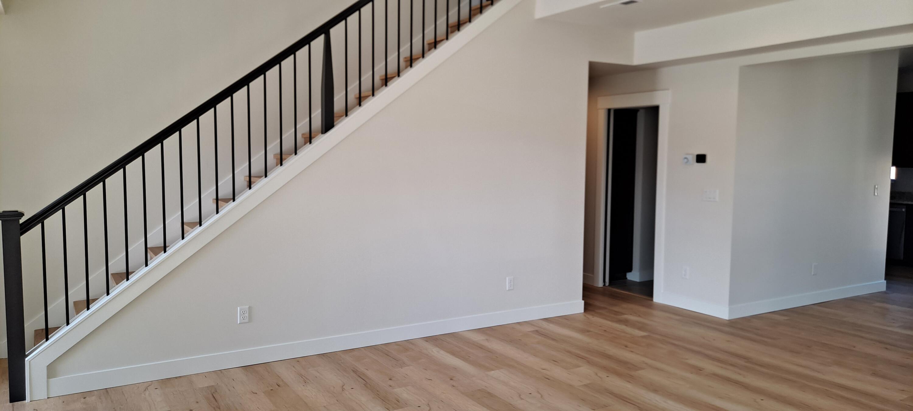 236 Samuel Lane Loop Road Phoenix, OR 97535 - Photo 6 of 30 20230326_150033